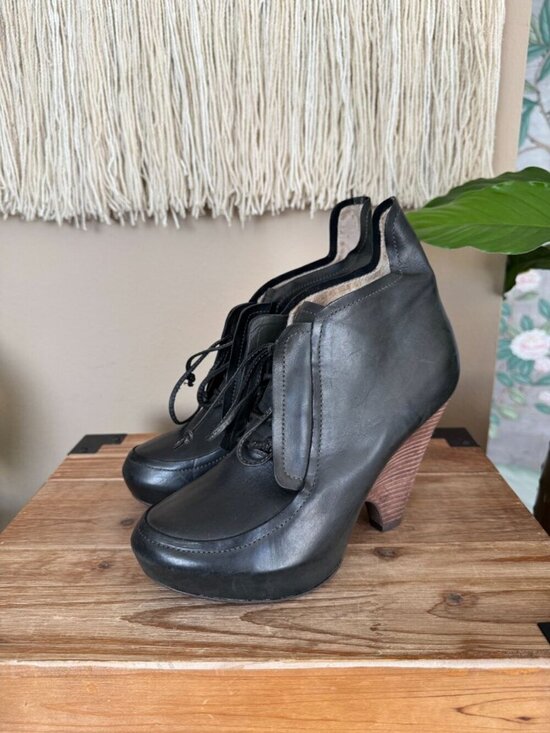 Max Studio Shoes - Vintage Max Studio Nora Black Leather Platform Wedge Lace Up Ankle Boot Size 9